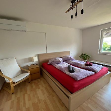 Sonnige 3 Zimmer Wohnung Mit Schoenem Balkon Im Gruenen Reutlingen Buitenkant foto