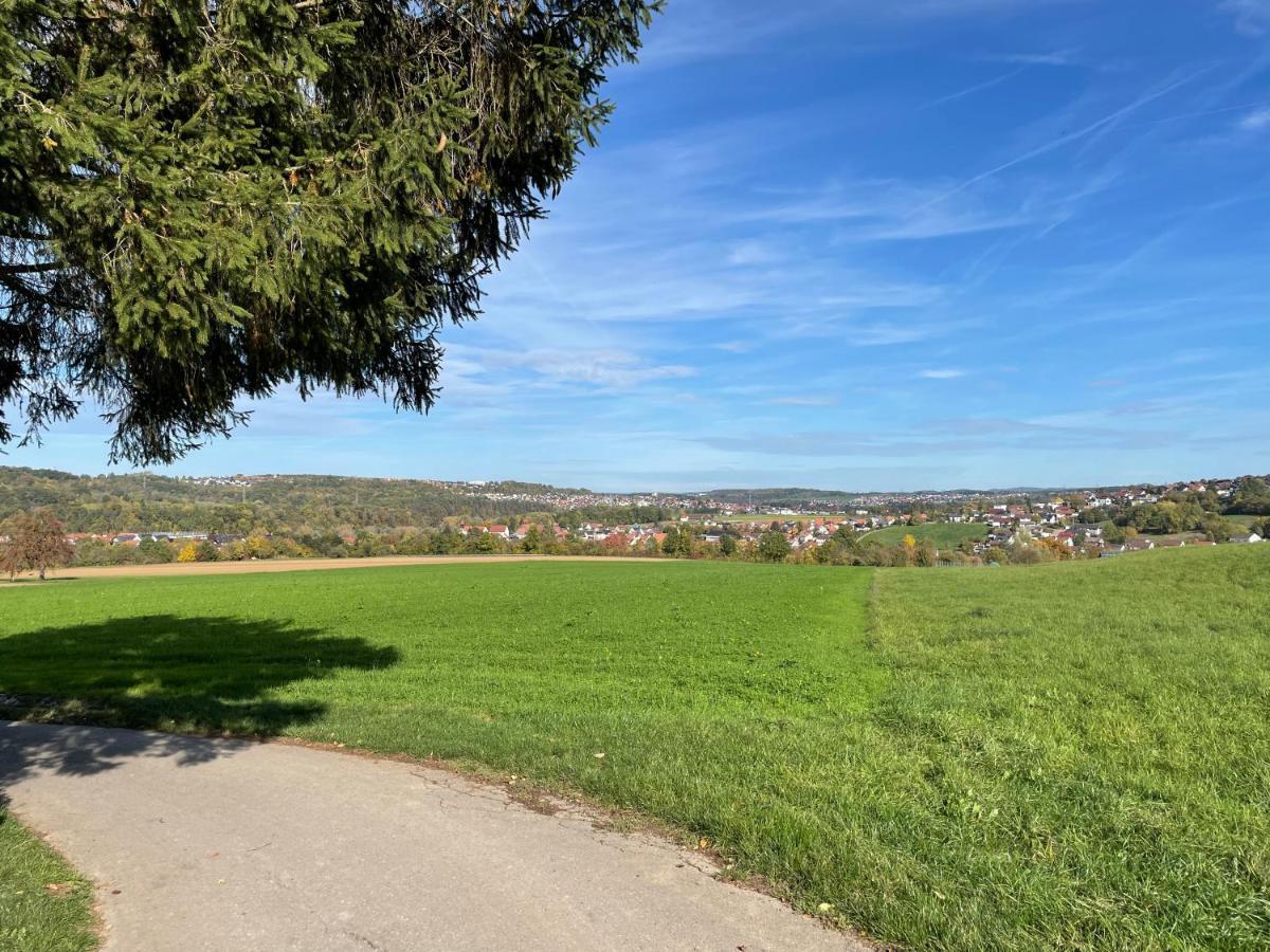 Sonnige 3 Zimmer Wohnung Mit Schoenem Balkon Im Gruenen Reutlingen Buitenkant foto