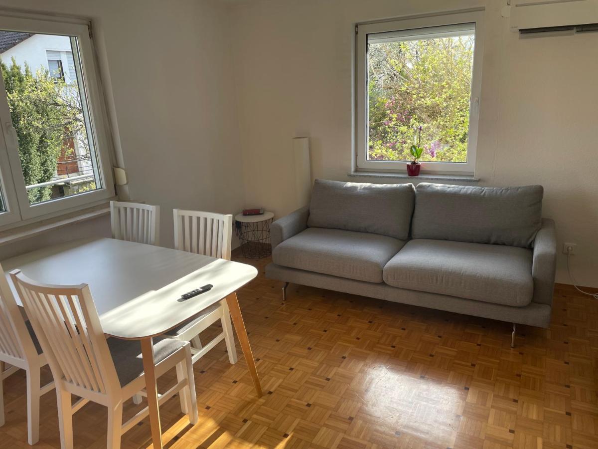Sonnige 3 Zimmer Wohnung Mit Schoenem Balkon Im Gruenen Reutlingen Buitenkant foto
