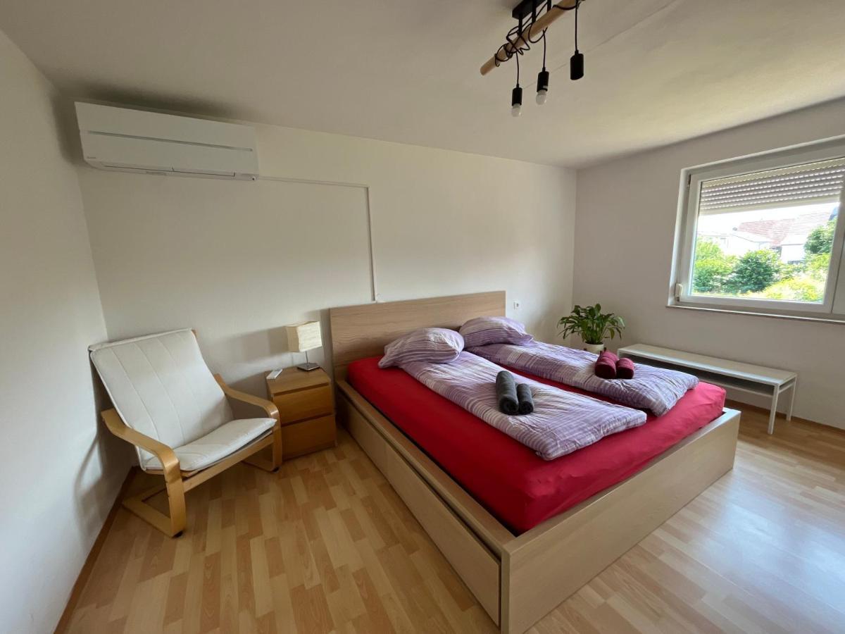 Sonnige 3 Zimmer Wohnung Mit Schoenem Balkon Im Gruenen Reutlingen Buitenkant foto