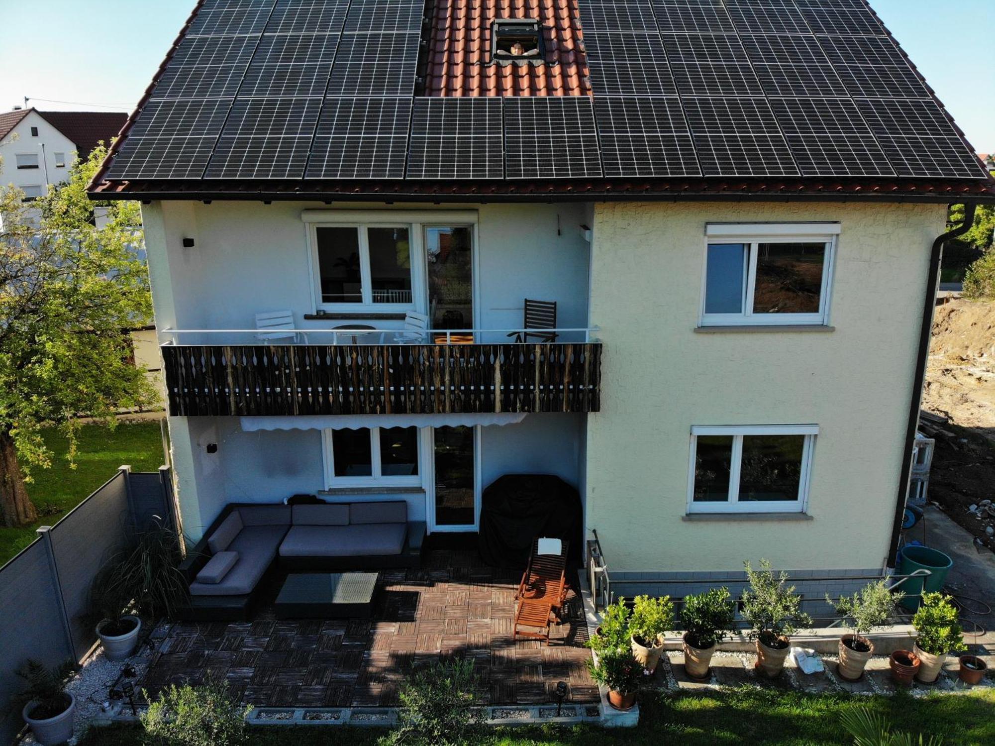 Sonnige 3 Zimmer Wohnung Mit Schoenem Balkon Im Gruenen Reutlingen Buitenkant foto
